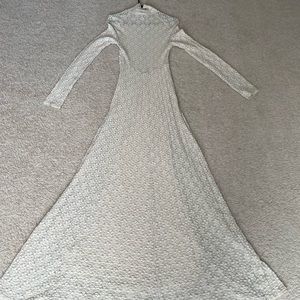 Cream Embroidered Lace Long Sleeve Dress!
